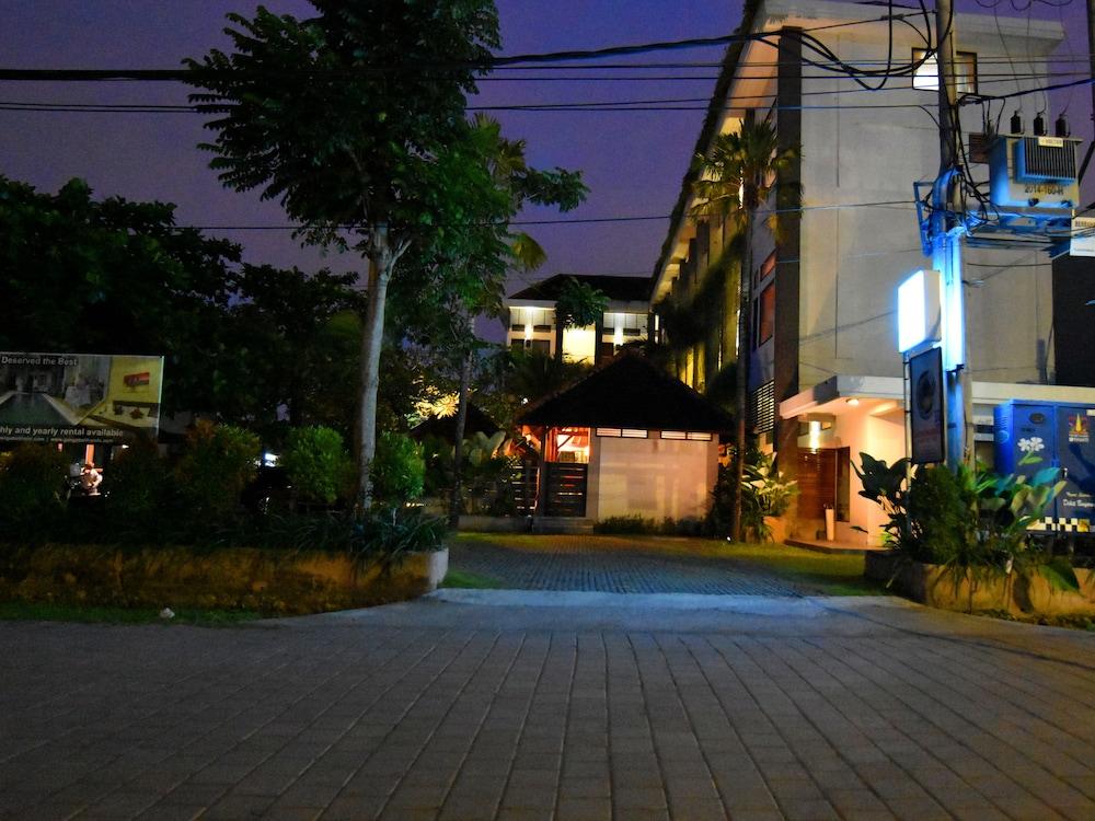 Ganga Hotel & Apartment Denpasar  Exterior photo