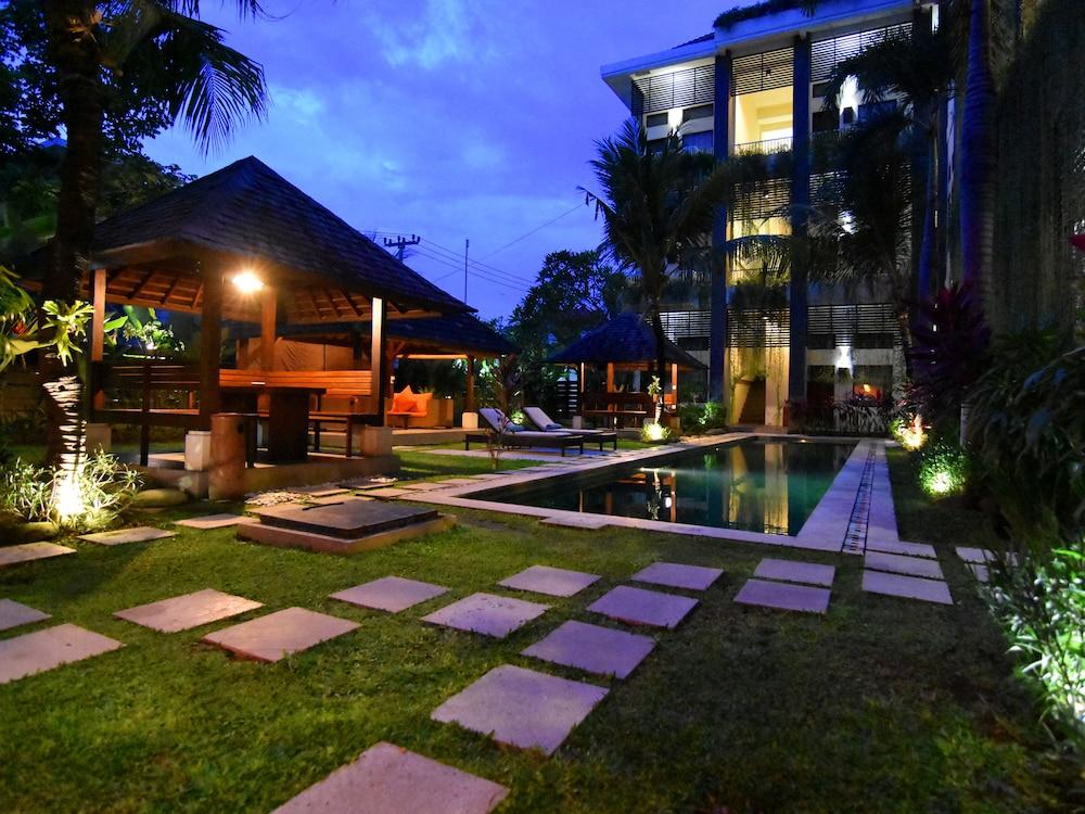 Ganga Hotel & Apartment Denpasar  Exterior photo